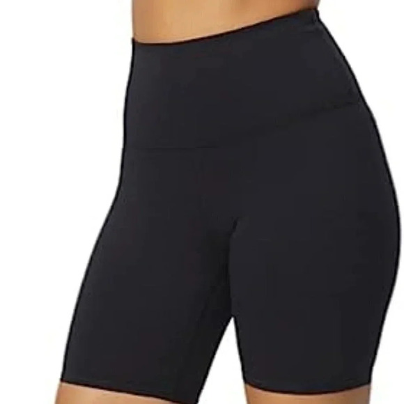 Bandier x Sincerely Jules The Bryn 7" Biker Short, last in stock. - Picture 2 of 3